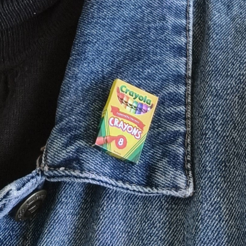 Crayons brooch