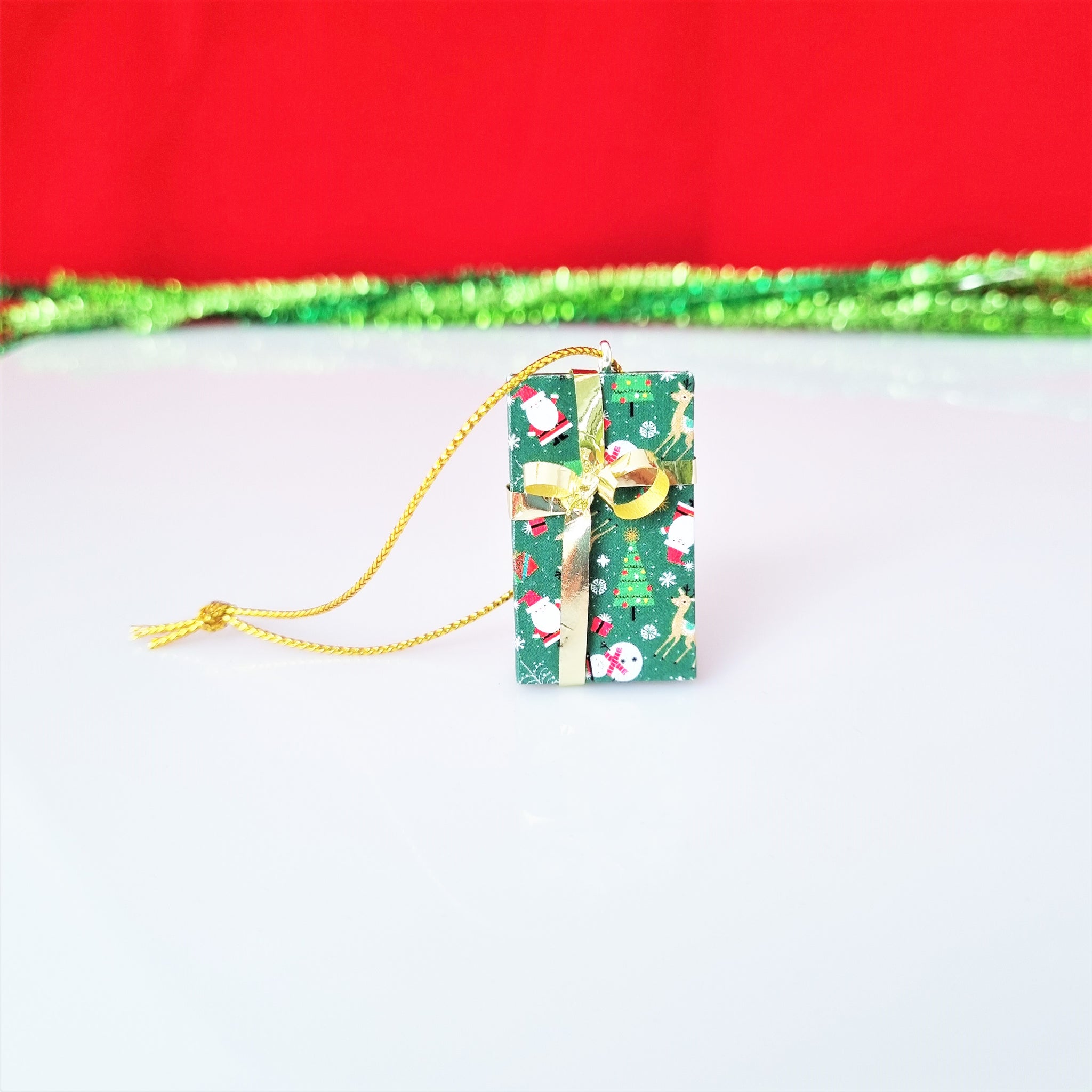 Christmas Tree Ornament - Green Present