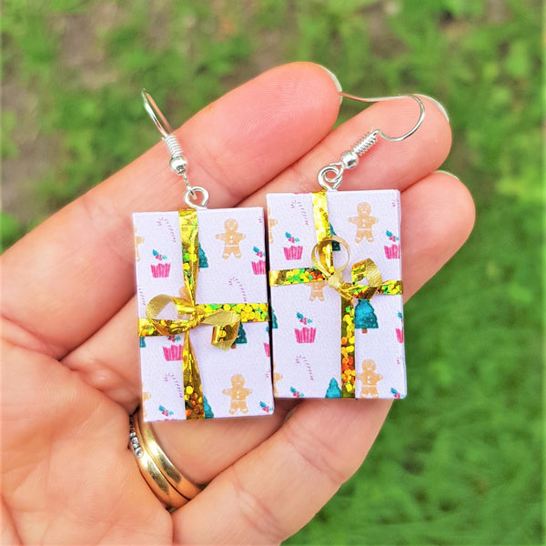 Christmas present earrings - Pink