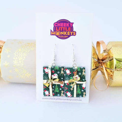 Christmas present earrings - Green