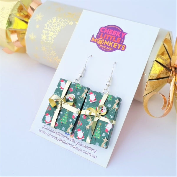 Christmas present earrings - Green